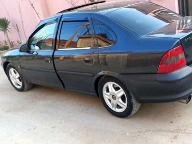 Opel Vectra, 1996 il, 2.0 L, 180 000 km