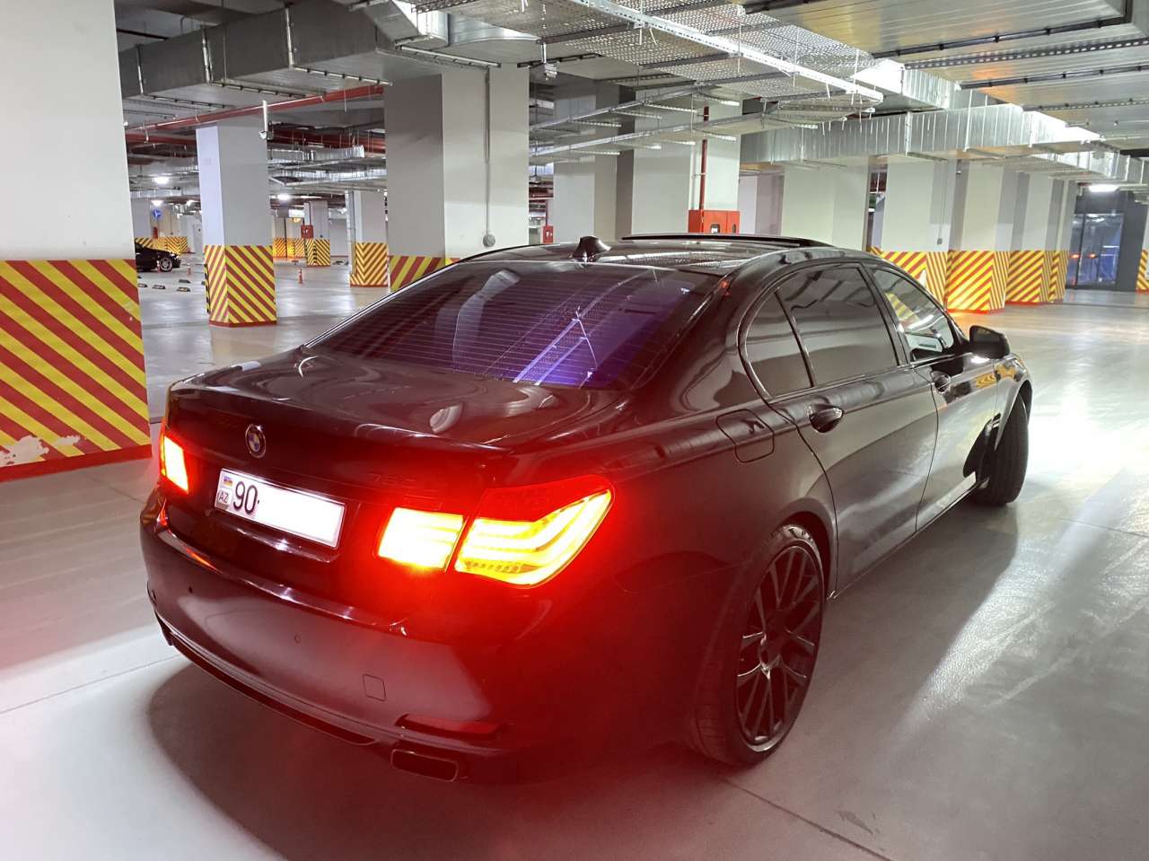 BMW 740, 2011 il, 3.0 L, 144 000 km