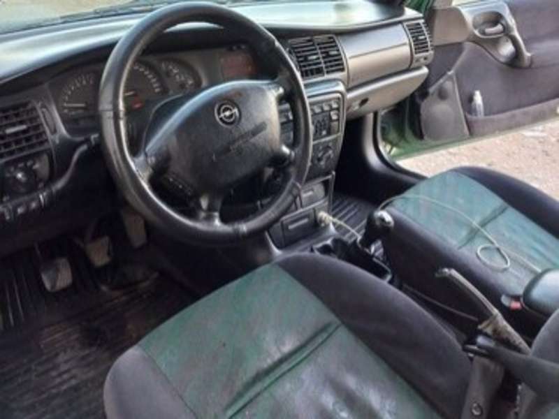 Opel Vectra, 1996 il, 2.0 L, 365 000 km
