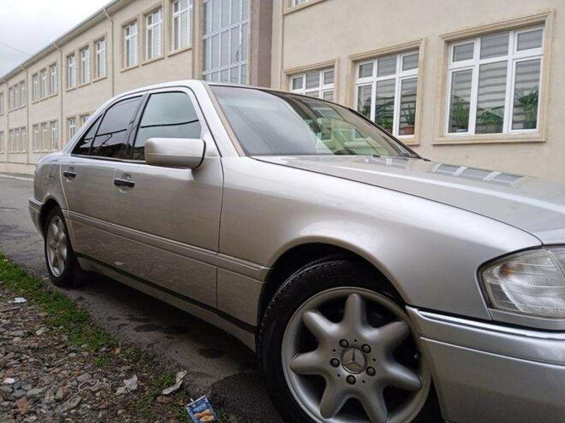 Mercedes C 180, 1995 il, 1.8 L, 280 000 km