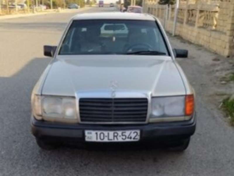 Mercedes C 220, 1987 il, 2.2 L, 40 000 km