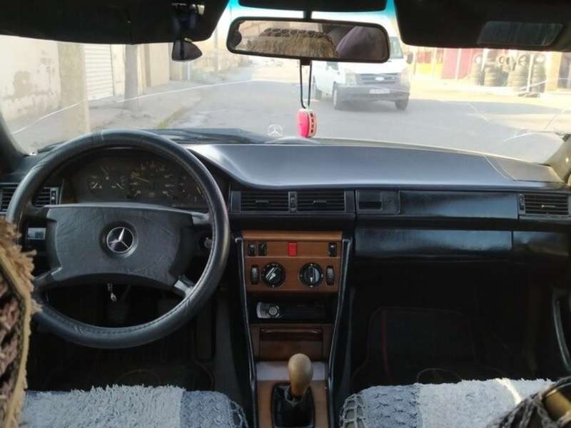 Mercedes C 220, 1987 il, 2.2 L, 40 000 km
