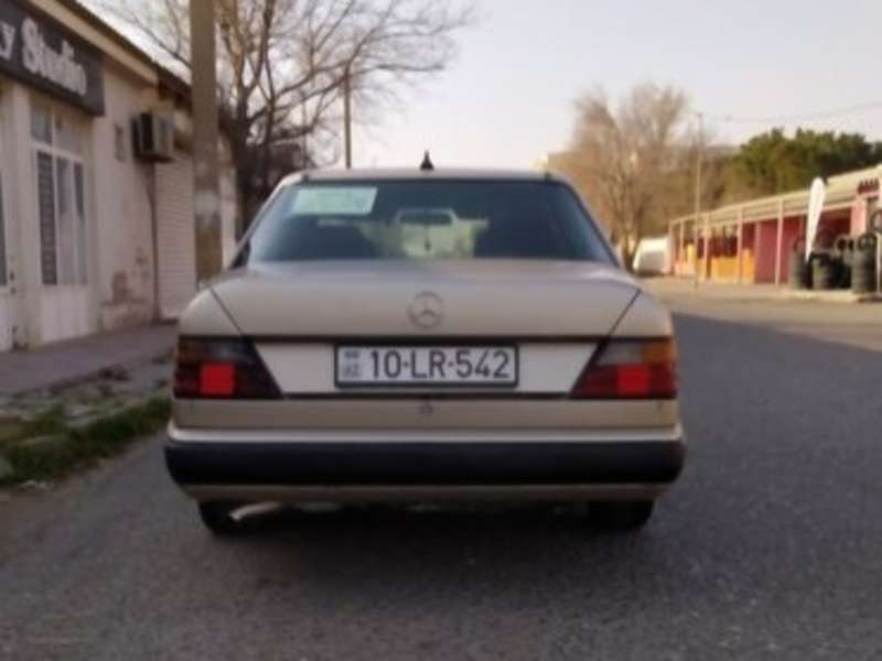 Mercedes C 220, 1987 il, 2.2 L, 40 000 km