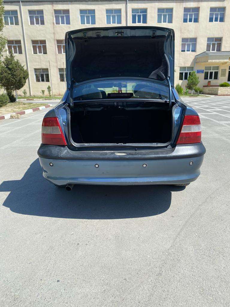 Opel Vectra, 1998 il, 0.15 L, 300 000 km