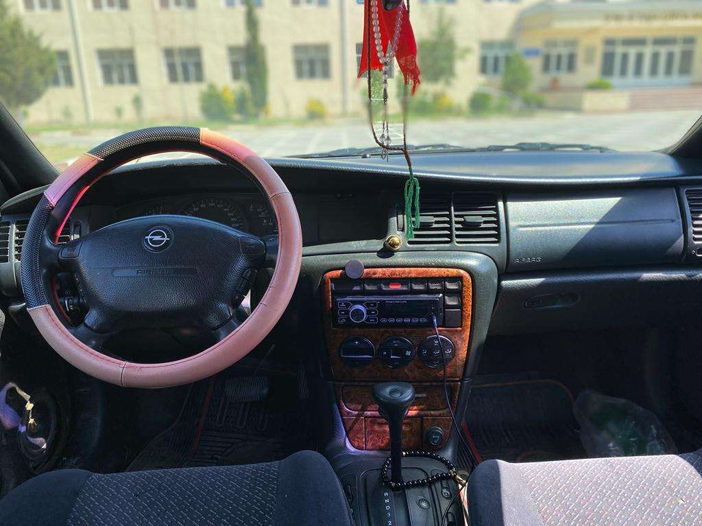 Opel Vectra, 1998 il, 0.15 L, 300 000 km