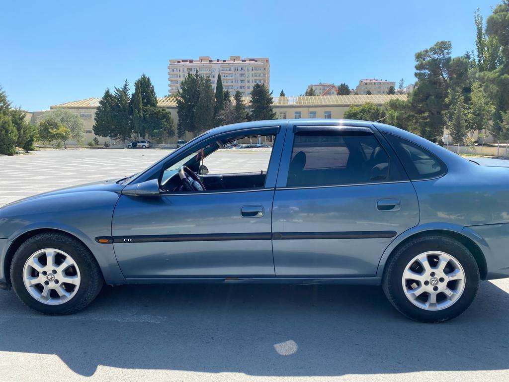 Opel Vectra, 1998 il, 0.15 L, 300 000 km