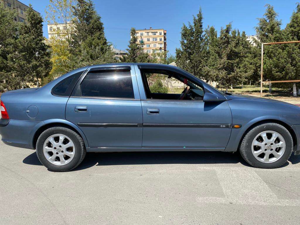 Opel Vectra, 1998 il, 0.15 L, 300 000 km