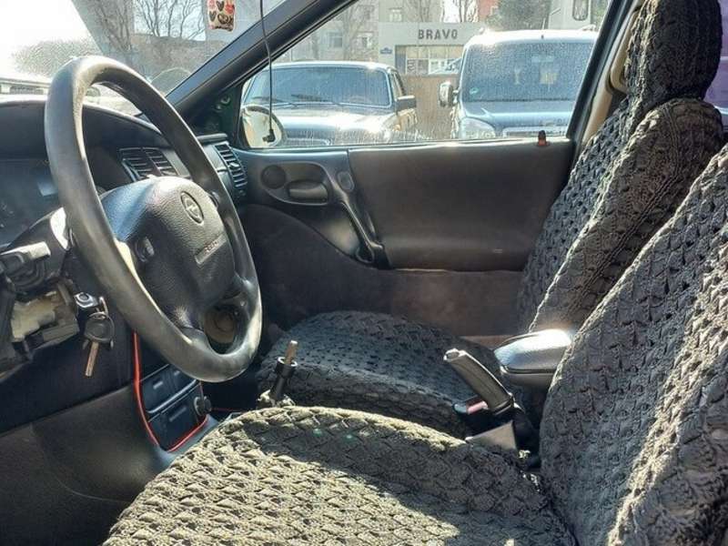 Opel Vectra, 1996 il, 1.6 L, 100 000 km