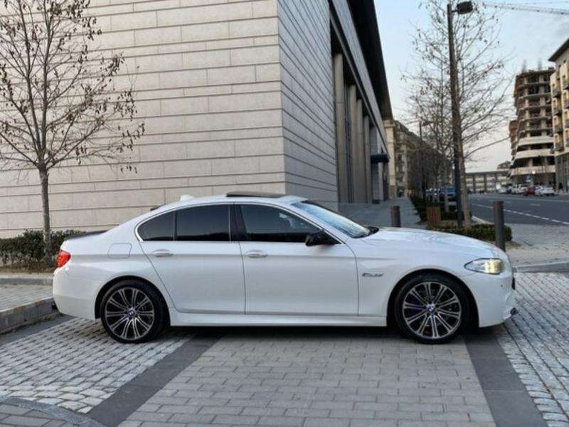 BMW 528, 2013 il, 2.0 L, 236 000 km