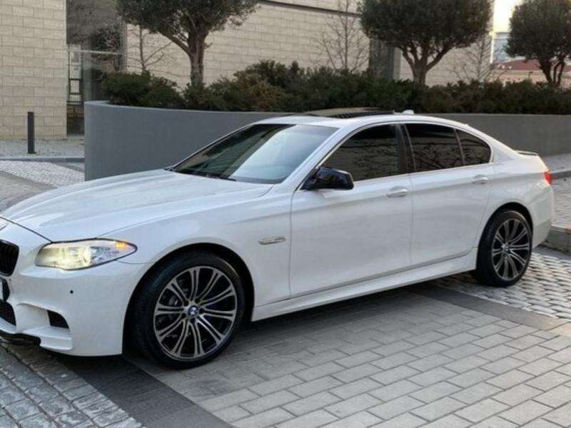 BMW 528, 2013 il, 2.0 L, 236 000 km