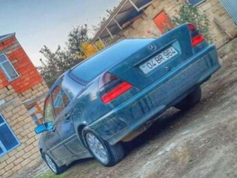 Mercedes C 180, 1995 il, 1.8 L, 249 657 km