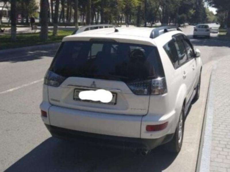 Mitsubishi Outlander, 2011 il, 2.2 L, 296 325 km