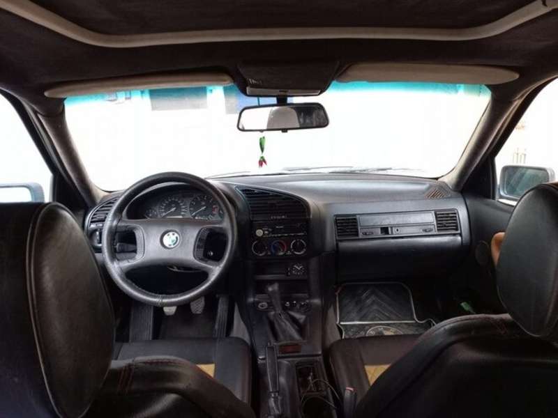 BMW 316, 1992 il, 1.6 L, 333 000 km