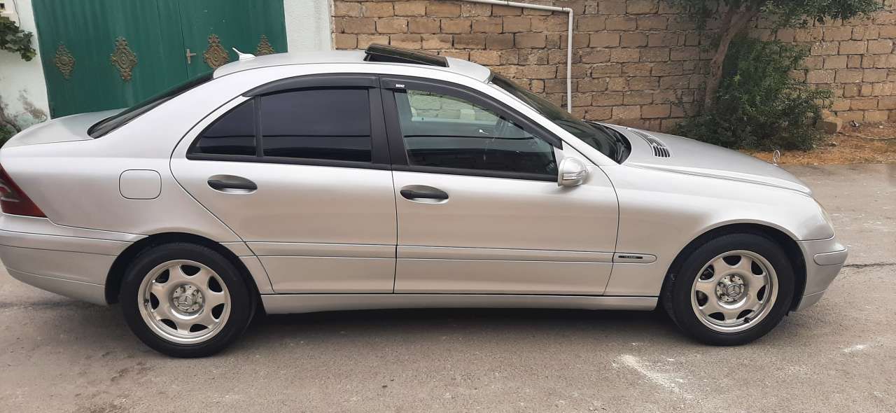 Mercedes C 220, 2001 il, 2.2 L, 493 000 km