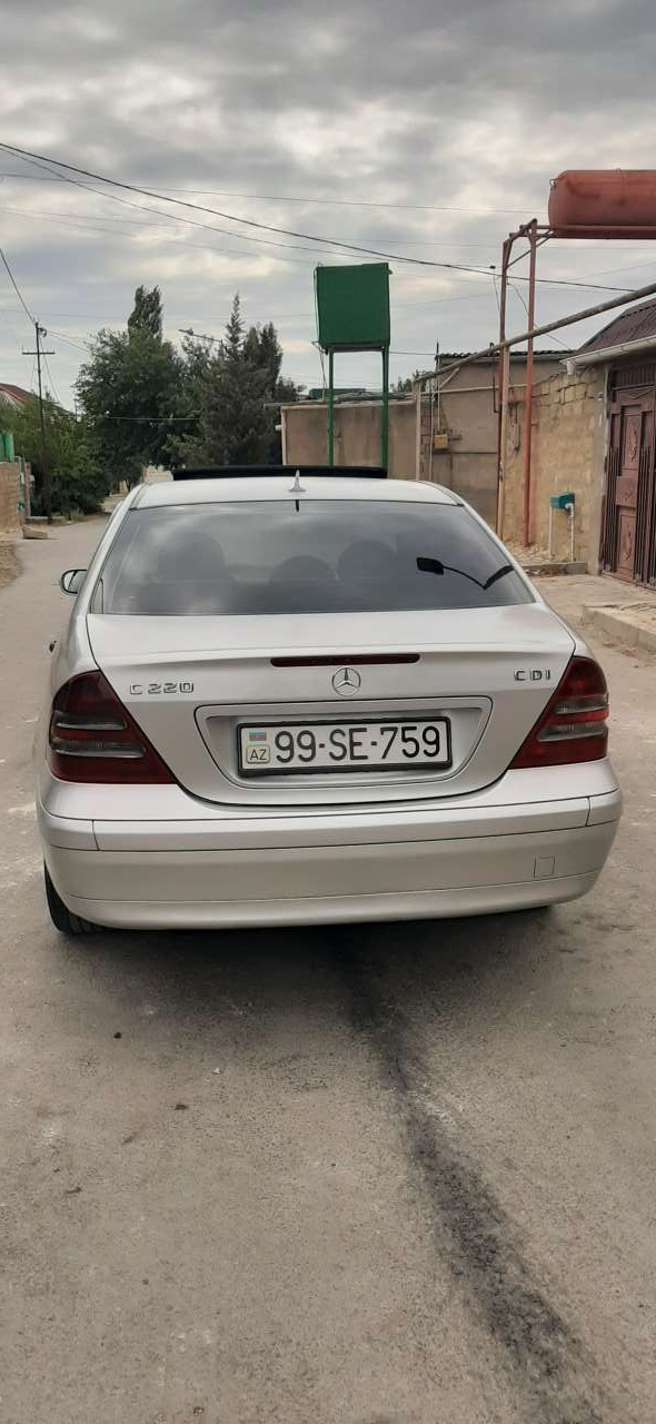 Mercedes C 220, 2001 il, 2.2 L, 493 000 km