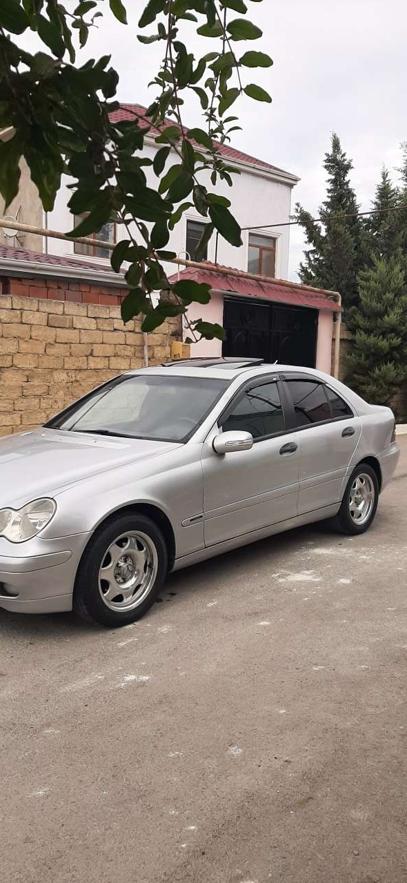 Mercedes C 220, 2001 il, 2.2 L, 493 000 km