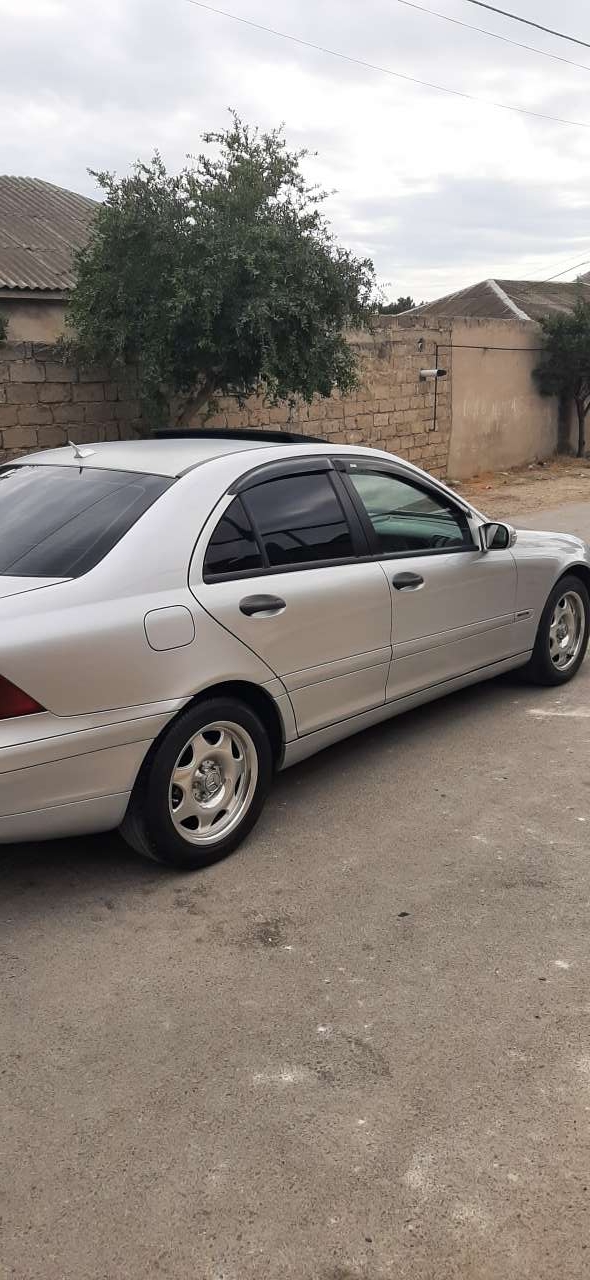Mercedes C 220, 2001 il, 2.2 L, 493 000 km