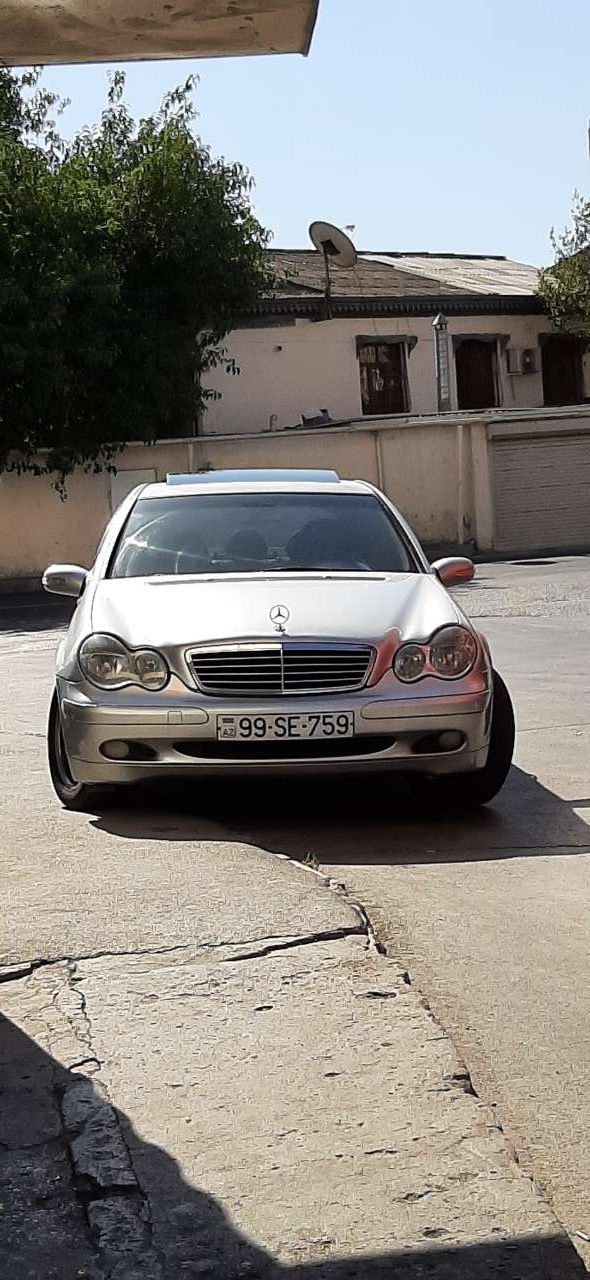 Mercedes C 220, 2001 il, 2.2 L, 493 000 km