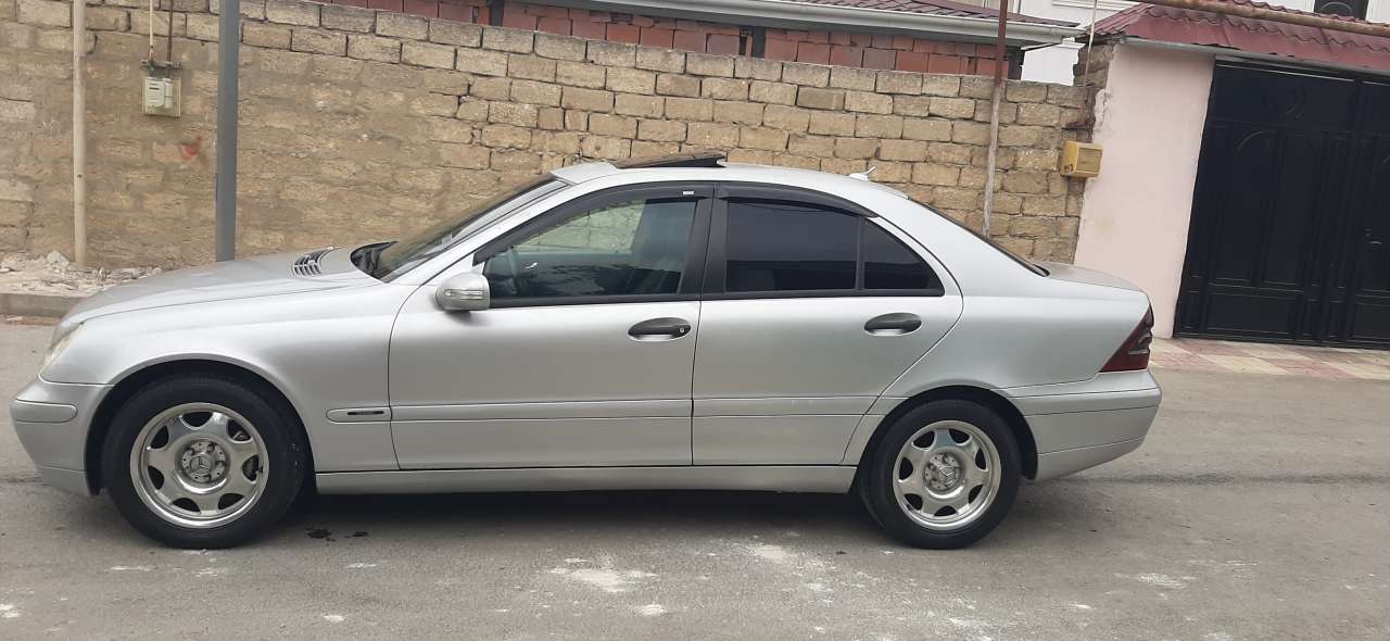 Mercedes C 220, 2001 il, 2.2 L, 493 000 km