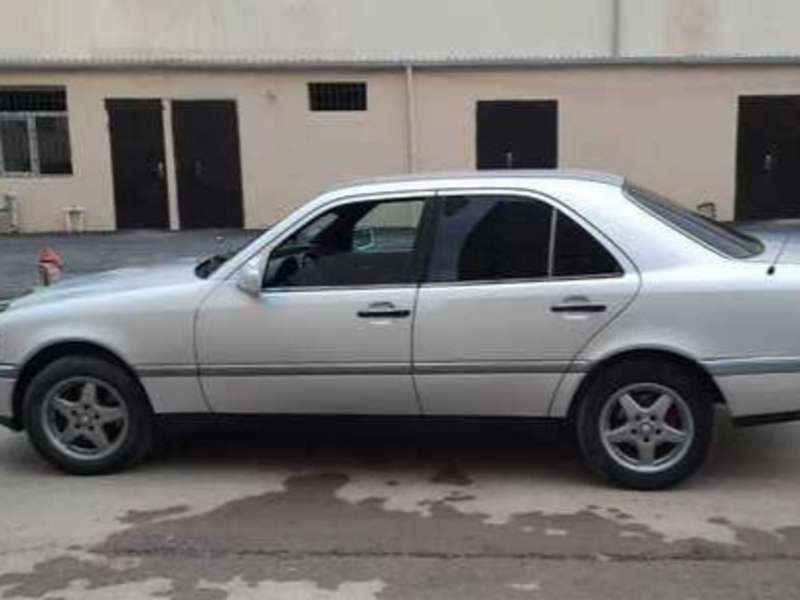 Mercedes C 180, 1995 il, 1.8 L, 200 000 km