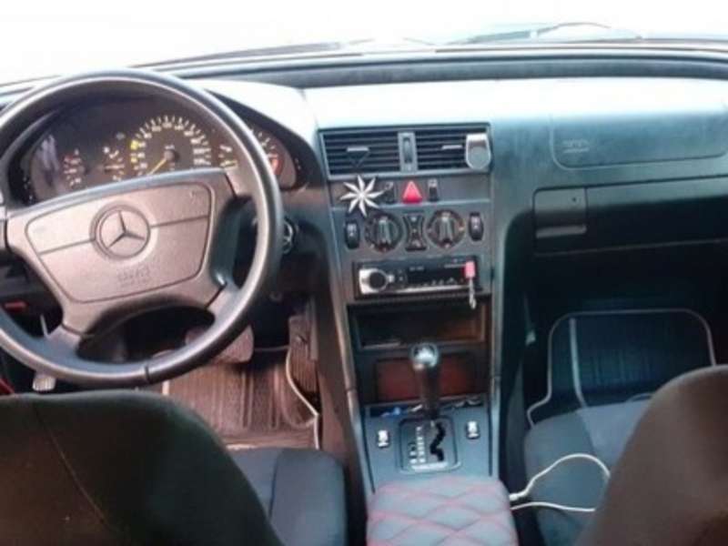 Mercedes C 180, 1995 il, 1.8 L, 422 000 km