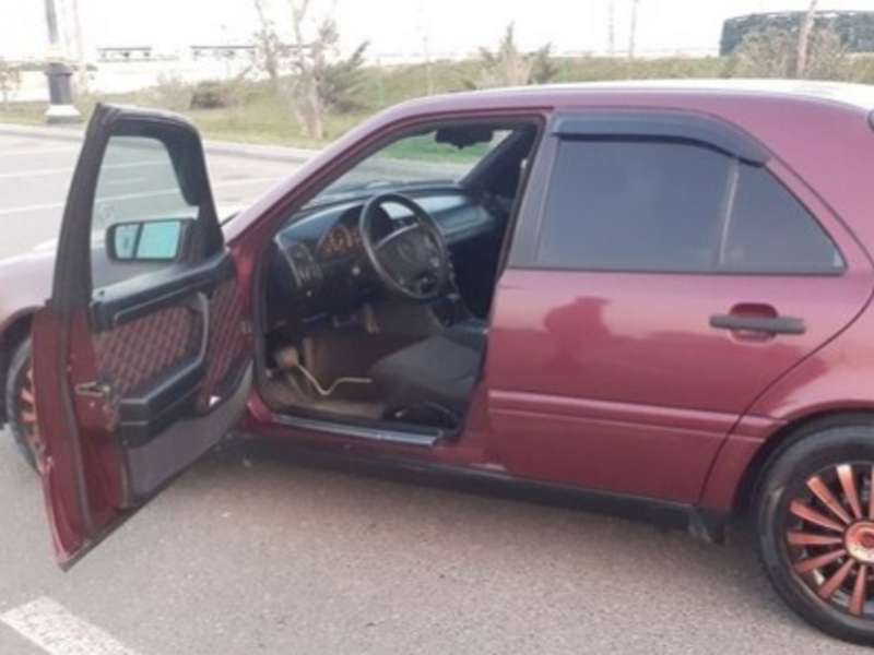 Mercedes C 180, 1995 il, 1.8 L, 422 000 km