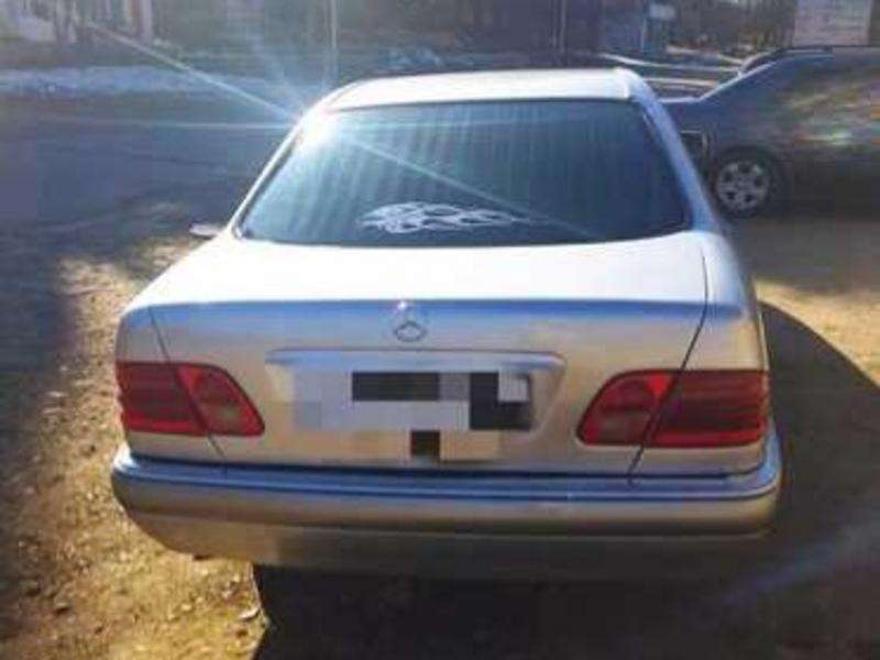 Mercedes E 230, 1995 il, 2.3 L, 467 000 km