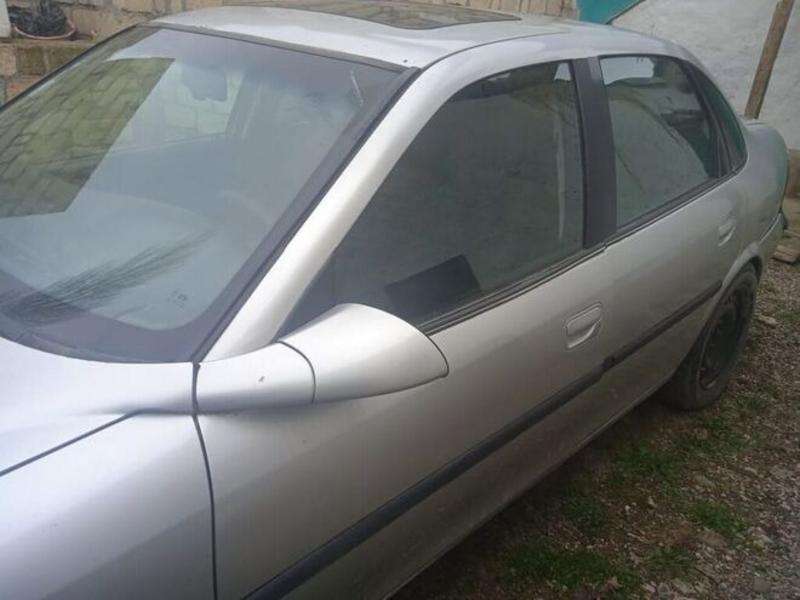 Opel Vectra, 1997 il, 2.5 L, 305 000 km