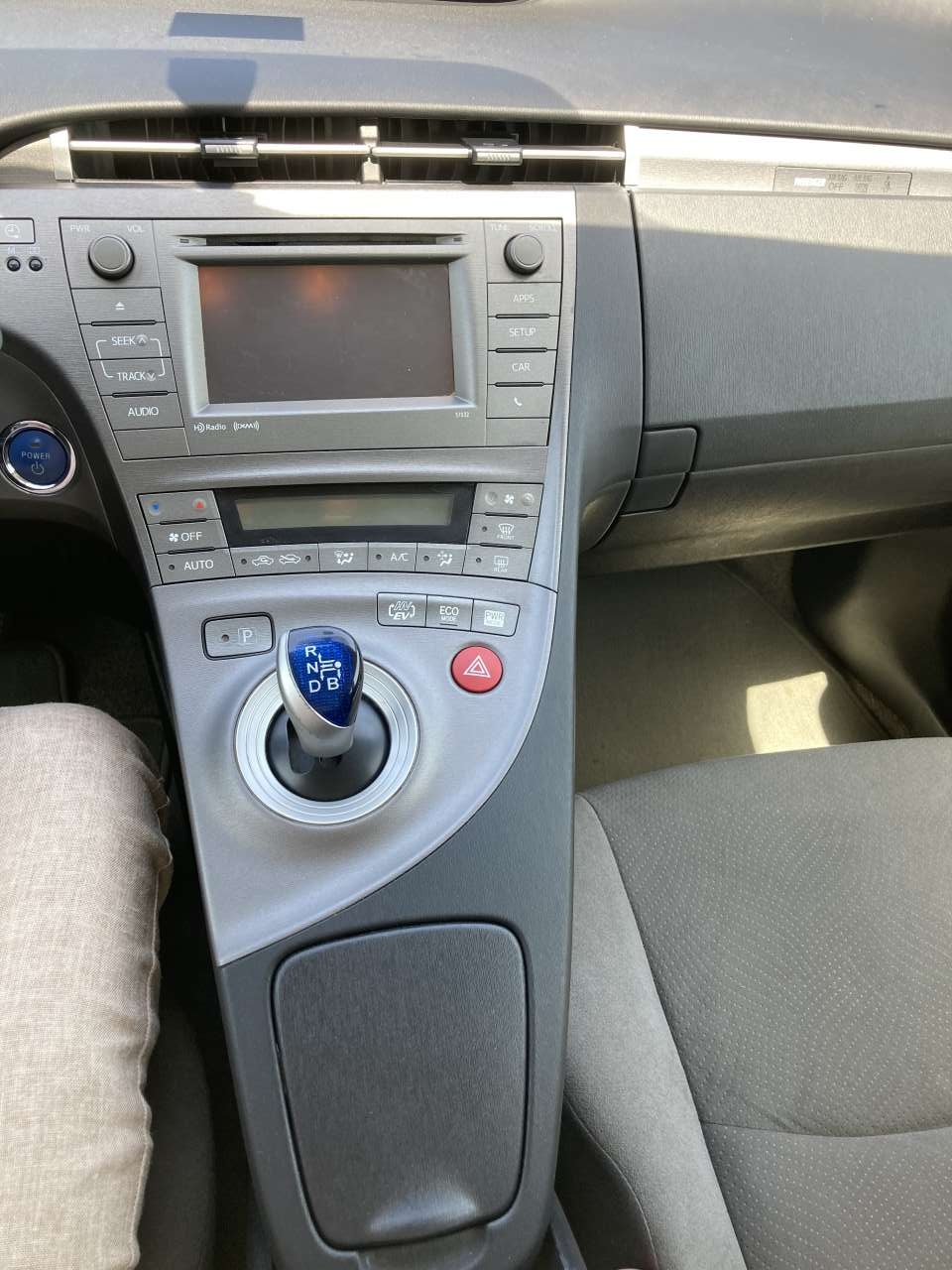Toyota Prius, 2012 il, 1.8 L, 300 000 km