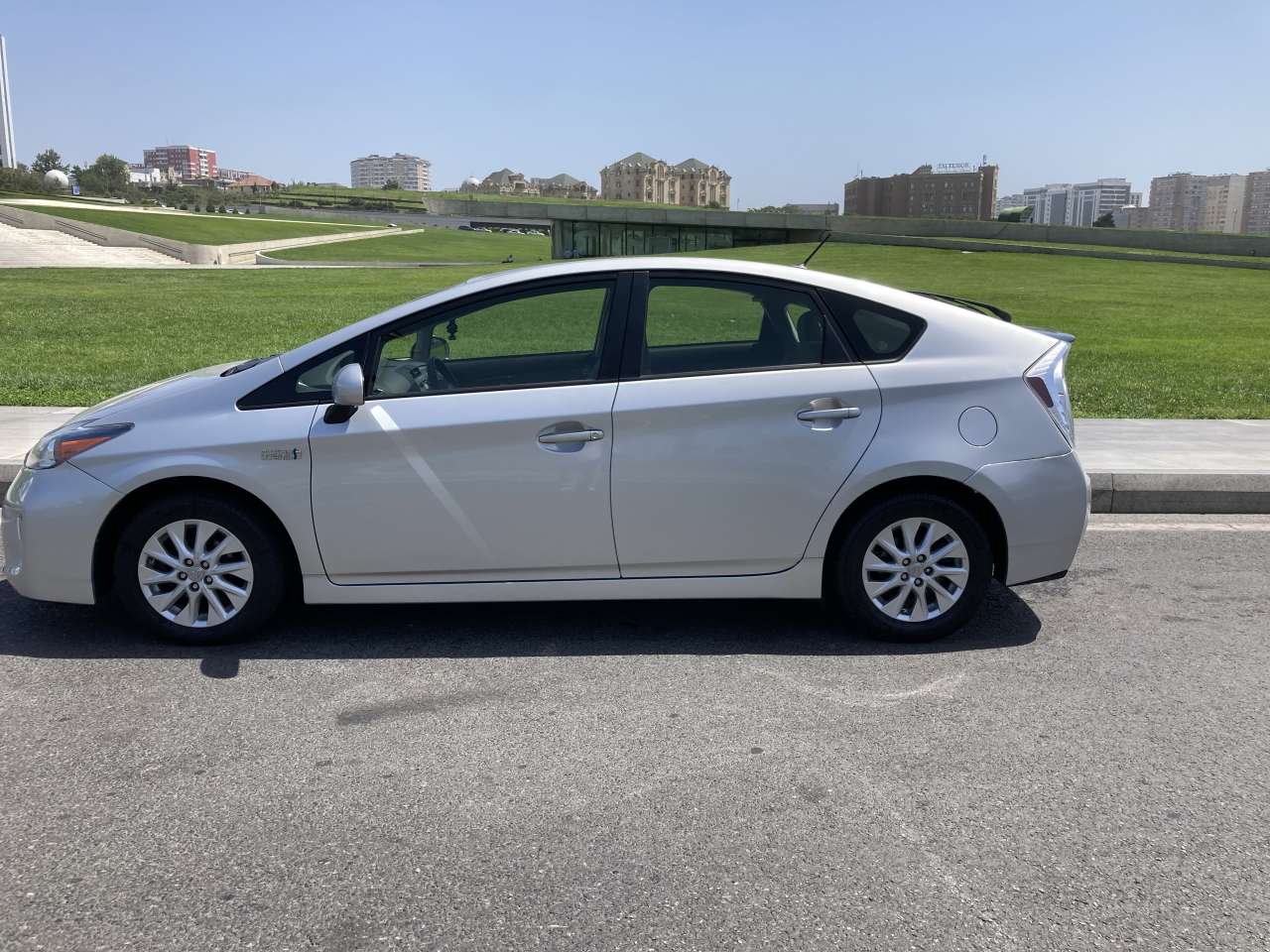 Toyota Prius, 2012 il, 1.8 L, 300 000 km