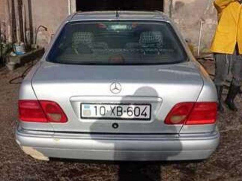 Mercedes E 220, 1996 il, 2.2 L, 610 000 km