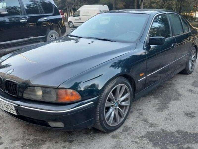 BMW 528, 1996 il, 2.8 L, 250 000 km