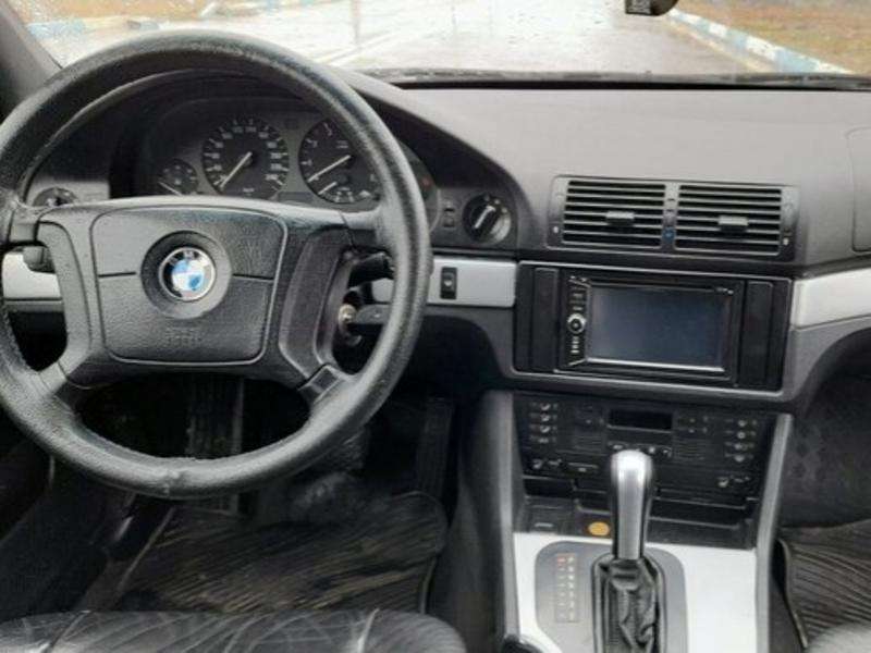 BMW 528, 1996 il, 2.8 L, 250 000 km