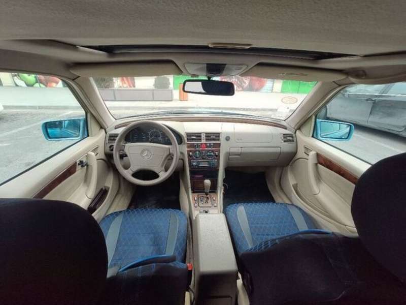 Mercedes C 230, 1999 il, 2.3 L, 236 000 km