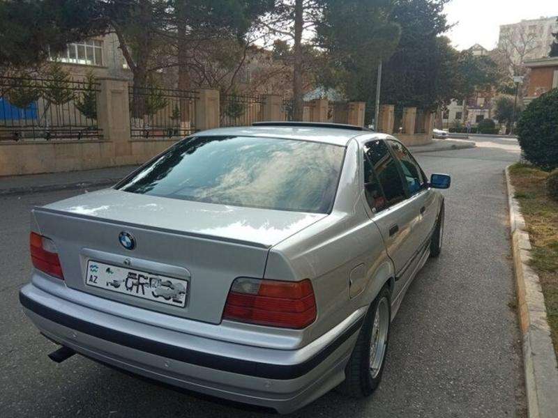 BMW 320, 1996 il, 2.0 L, 398 000 km