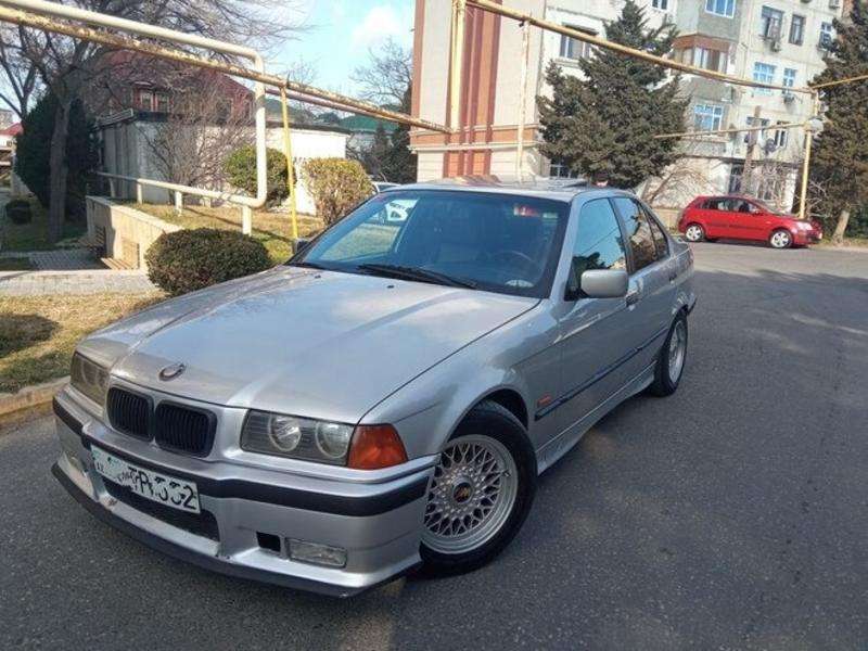 BMW 320, 1996 il, 2.0 L, 398 000 km