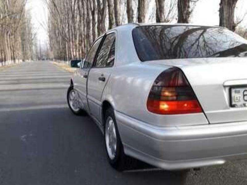 Mercedes C 200, 1997 il, 2.0 L, 230 000 km