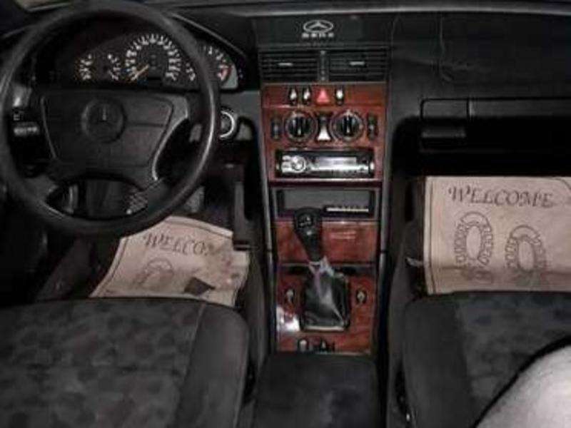 Mercedes C 200, 1997 il, 2.0 L, 230 000 km