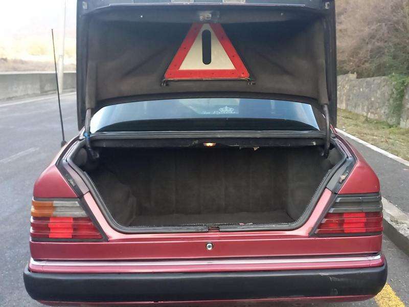 Mercedes E 250, 1992 il, 2.5 L, 500 000 km
