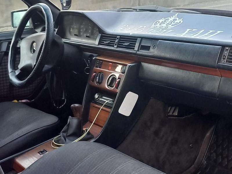 Mercedes E 250, 1992 il, 2.5 L, 500 000 km