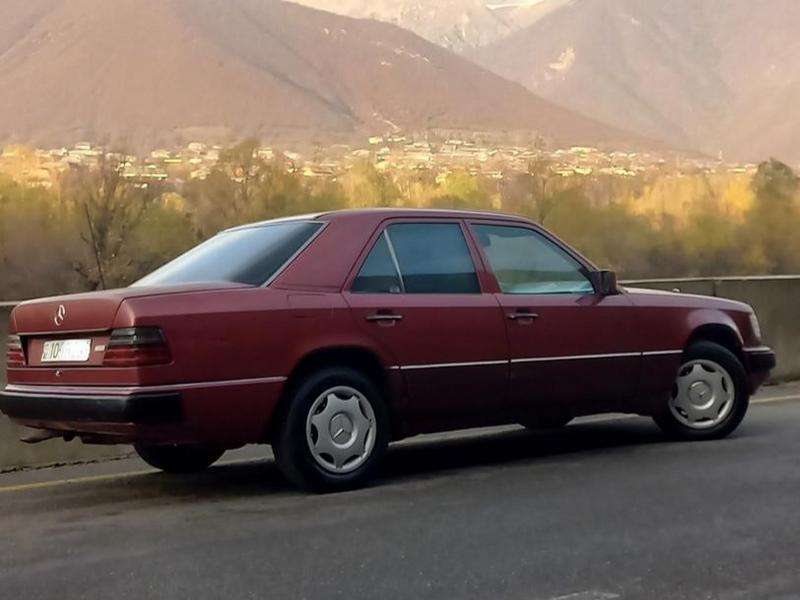 Mercedes E 250, 1992 il, 2.5 L, 500 000 km