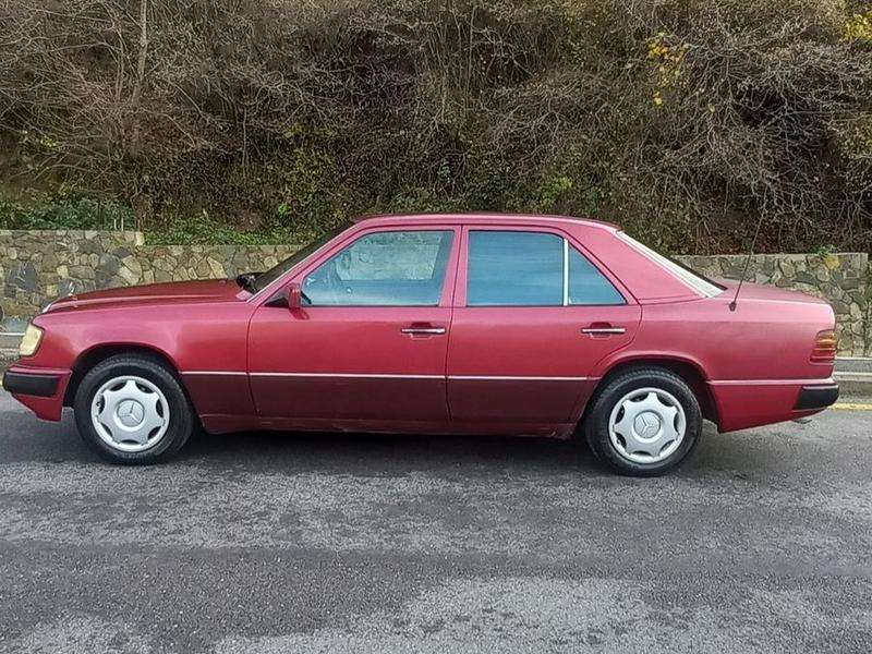 Mercedes E 250, 1992 il, 2.5 L, 500 000 km