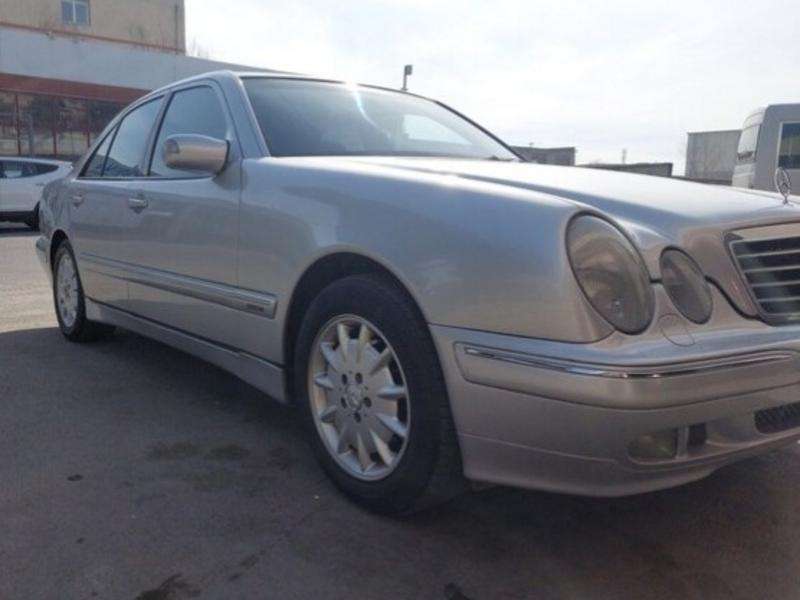 Mercedes E 240, 2000 il, 2.4 L, 298 000 km