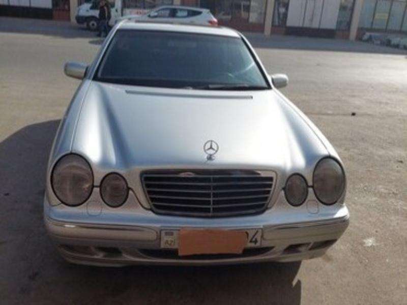 Mercedes E 240, 2000 il, 2.4 L, 298 000 km