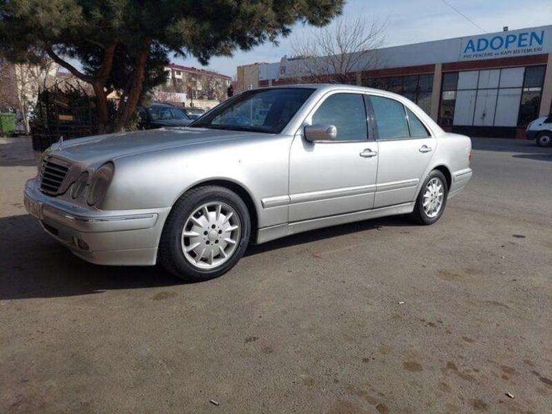 Mercedes E 240, 2000 il, 2.4 L, 298 000 km