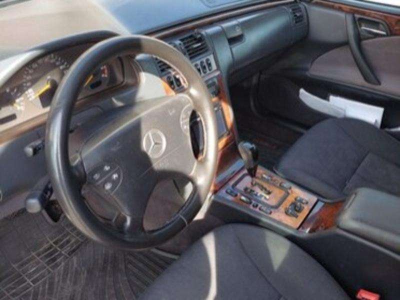 Mercedes E 240, 2000 il, 2.4 L, 298 000 km