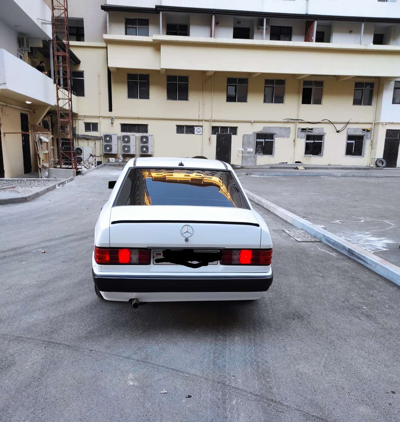 Mercedes 190, 1990 il, 2.0 L, 300 000 km