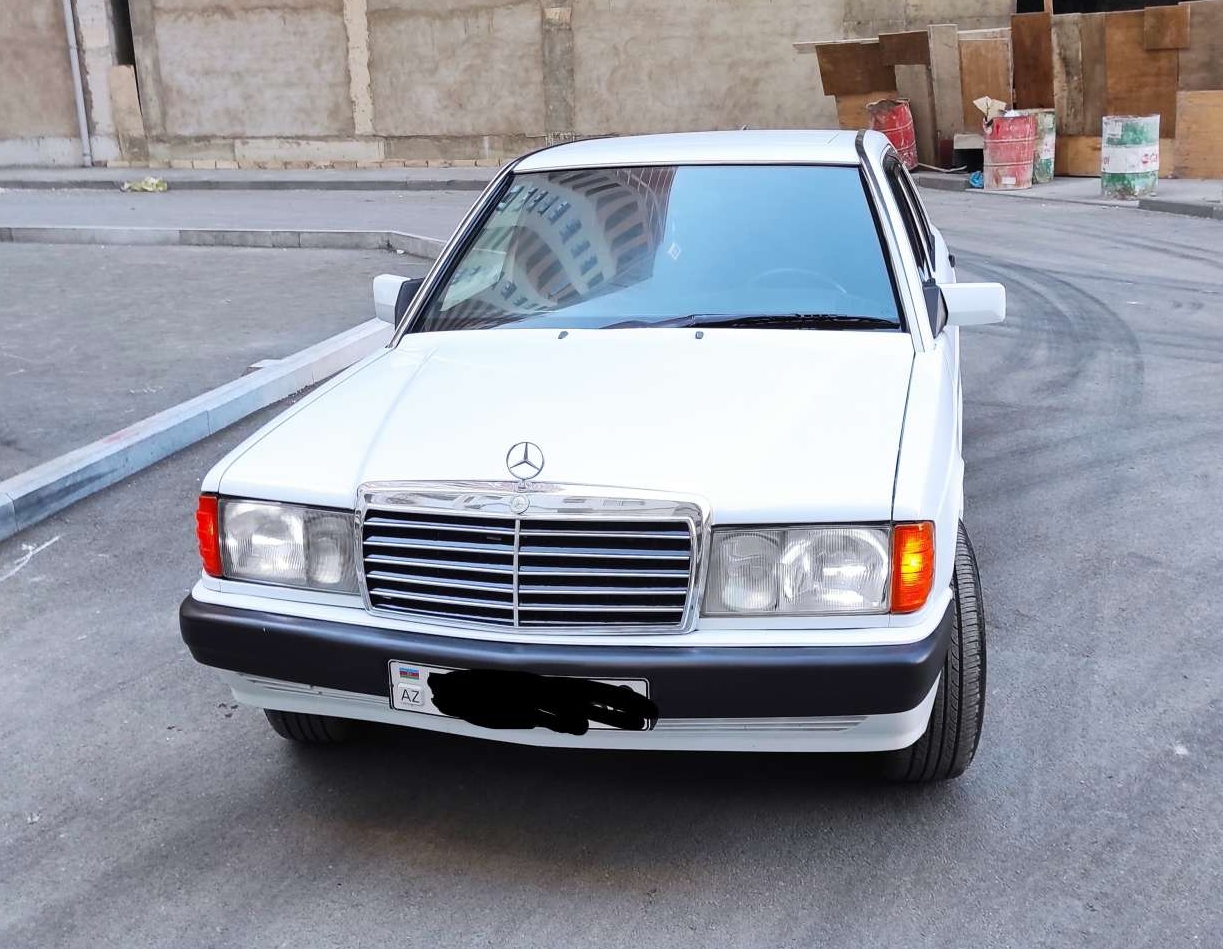 Mercedes 190, 1990 il, 2.0 L, 300 000 km