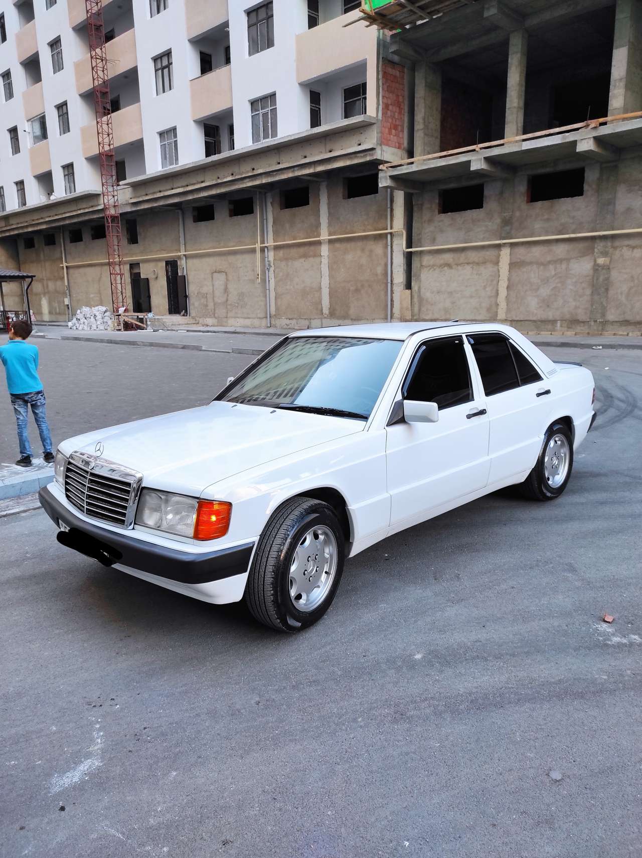 Mercedes 190, 1990 il, 2.0 L, 300 000 km
