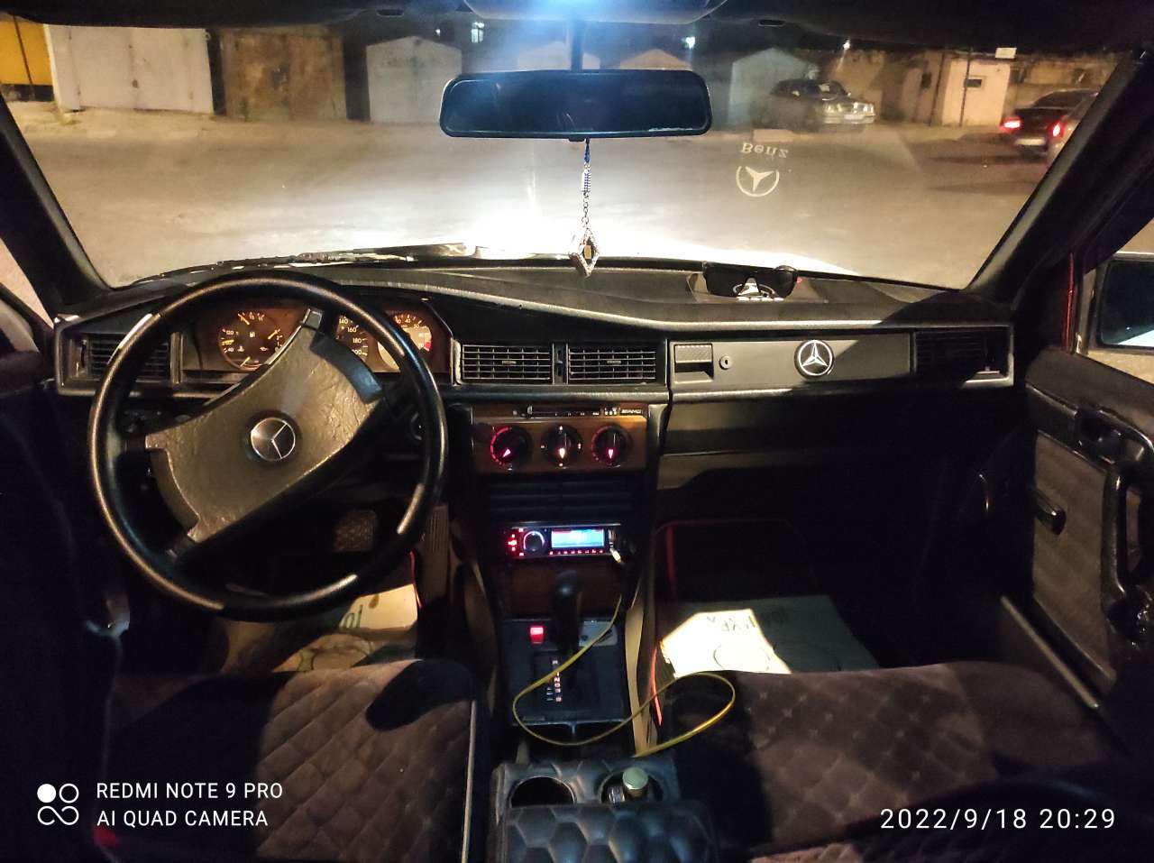 Mercedes 190, 1990 il, 2.0 L, 300 000 km